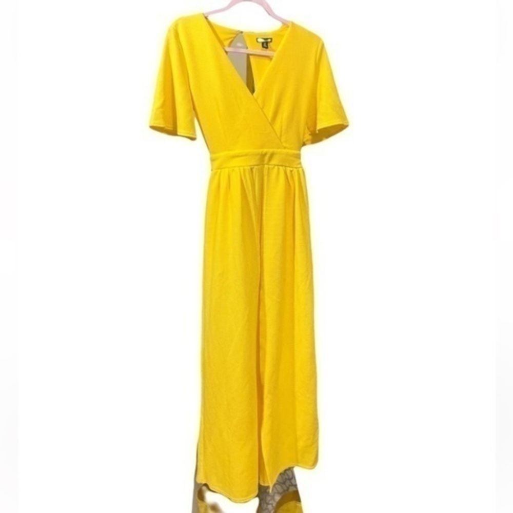 Maxi Dress with shorts size small very pretty excellent condition